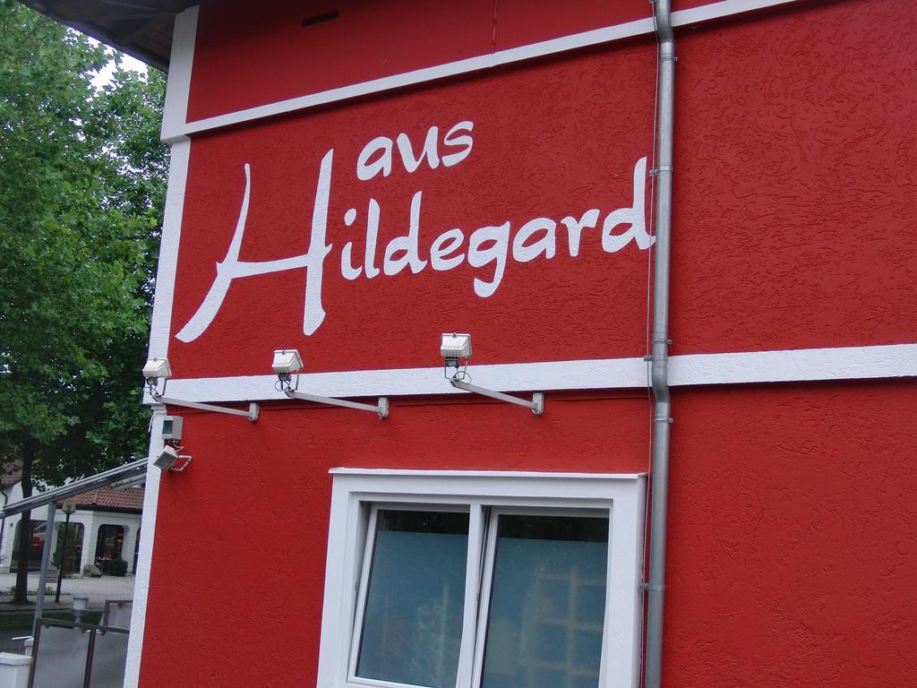 Haus Hildegard Hotel บาดฟึสซิง ภายนอก รูปภาพ