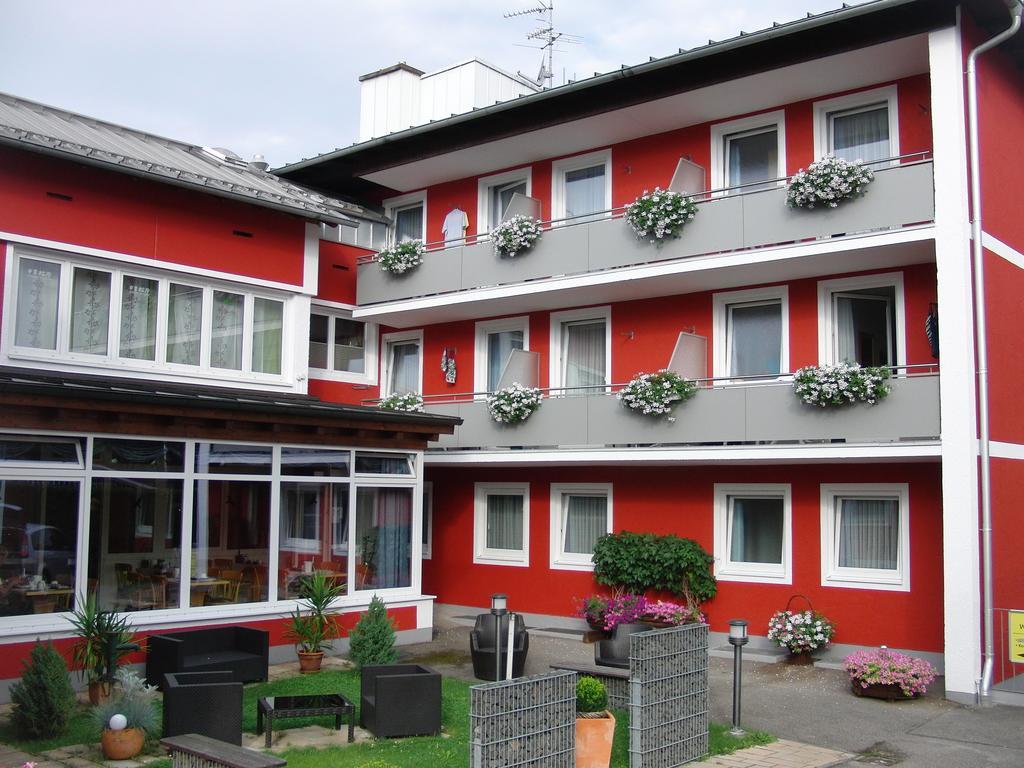 Haus Hildegard Hotel บาดฟึสซิง ภายนอก รูปภาพ